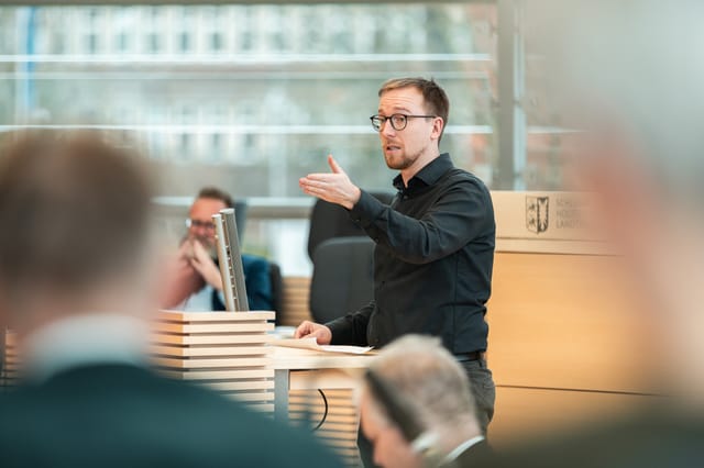 Rede zu Mobbing an Schulen